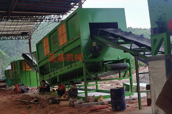 建筑垃圾處理設(shè)備，四川樂山客戶建筑垃圾破碎篩分生產(chǎn)線